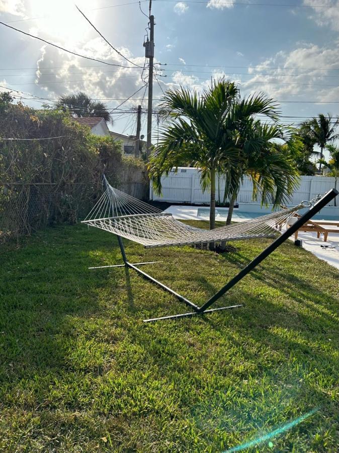 Jungle Cottage With Luxury Pool, Hot Tub And More! Lake Worth Beach Exterior photo