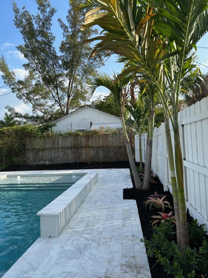 Jungle Cottage With Luxury Pool, Hot Tub And More! Lake Worth Beach Exterior photo